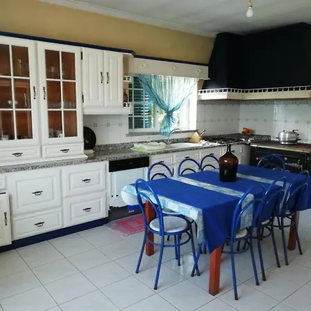 Holiday Rua Nova بيت للعطل لاميغو